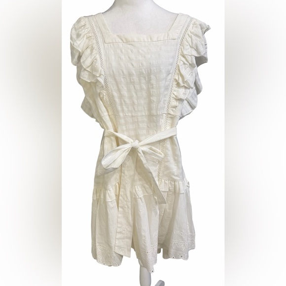 A Loves A EUC Chic White Ruffle Mini Dress size large